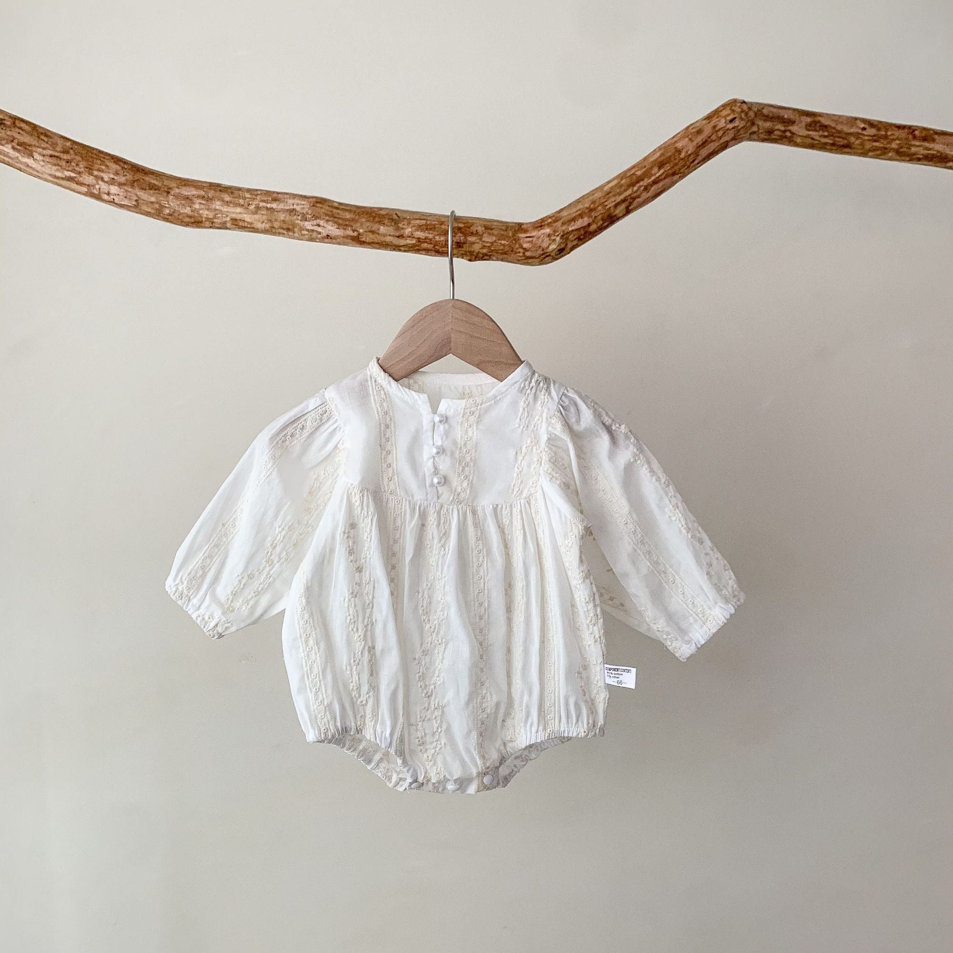 Baby Girl Clothes Ivory Lace Organic Cotton Ruffle Baby Girl Romper Playsuit Newborn Baby Girl One-pieces Floral Jumpsuits lbc